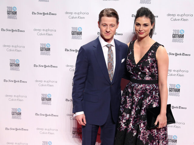 Ben McKenzie a jeho čerstvá snúbenica Morena Baccarin