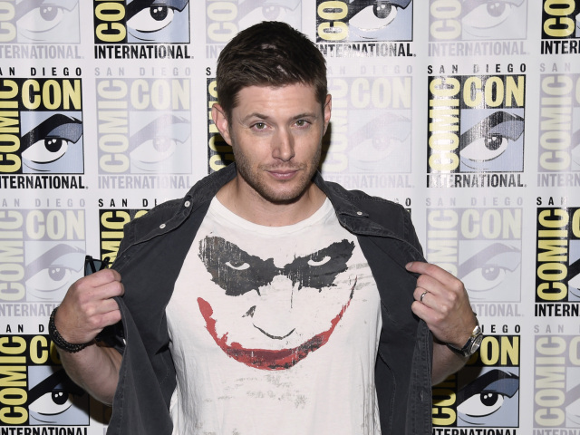 Herec Jensen Ackles na archívnom zábere.