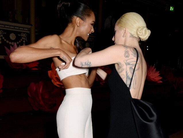 Jourdan Dunn (vľavo) a Lady Gaga