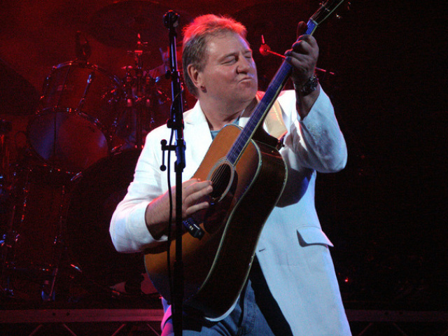 Greg Lake na koncerte v roku 2005.
