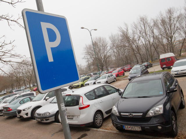 parkovanie, parkovisko, auto, bratislava