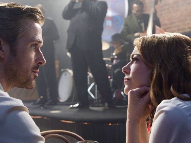 Ryan Gosling a Emma Stoneová v muzikáli La La Land.