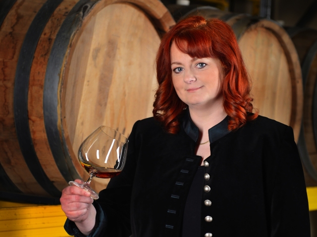 Ingrid Vajczikova, huvert de luxe, víno, šampanské