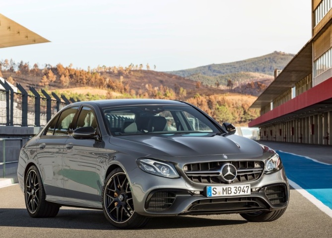 Mercedes-Benz-E63 AMG-2017-1024-05