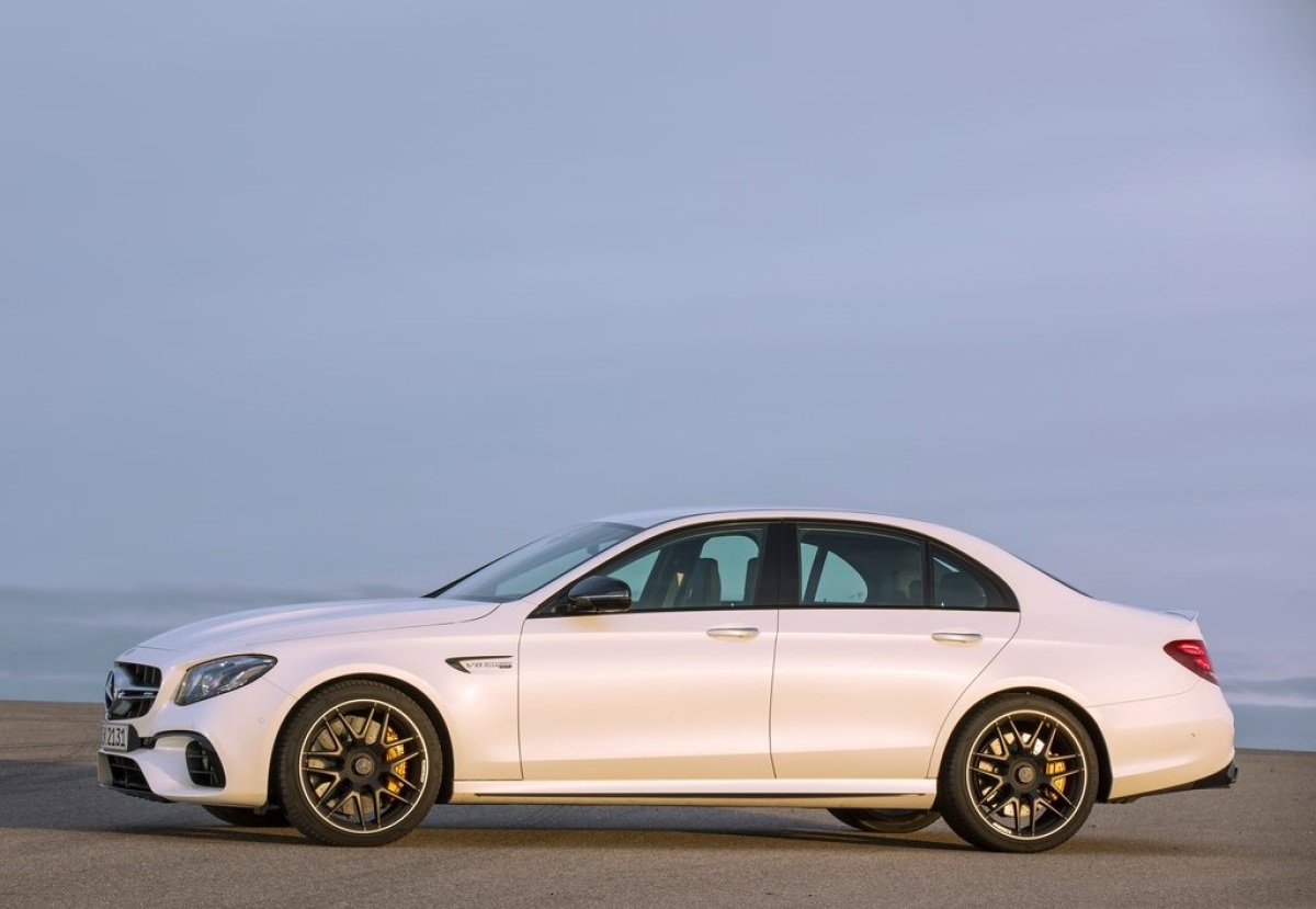 Mercedes-Benz-E63 AMG-2017-1024-0d