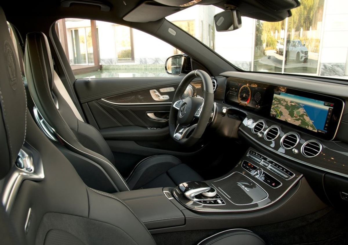Mercedes-Benz-E63 AMG-2017-1024-b2