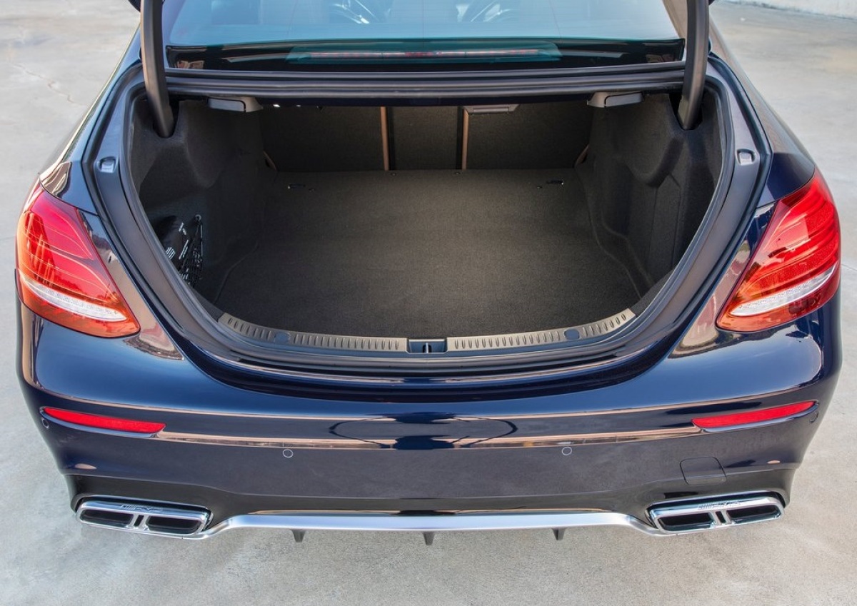 Mercedes-Benz-E63 AMG-2017-1024-cc
