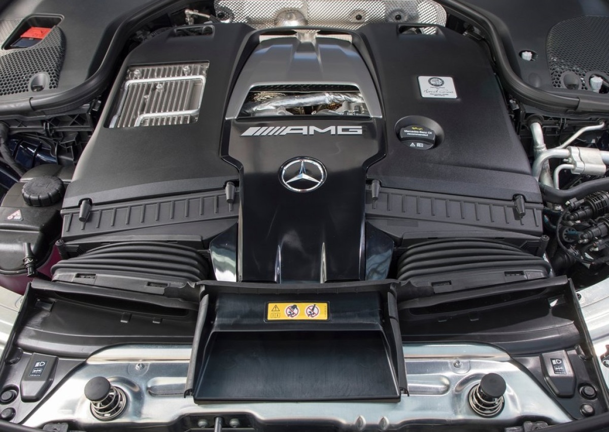 Mercedes-Benz-E63 AMG-2017-1024-e2