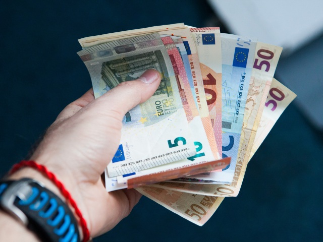 peniaze, euro, hypotéky