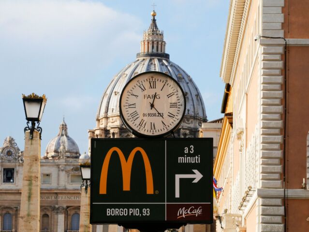 McDonald's, Vatikán, Rím