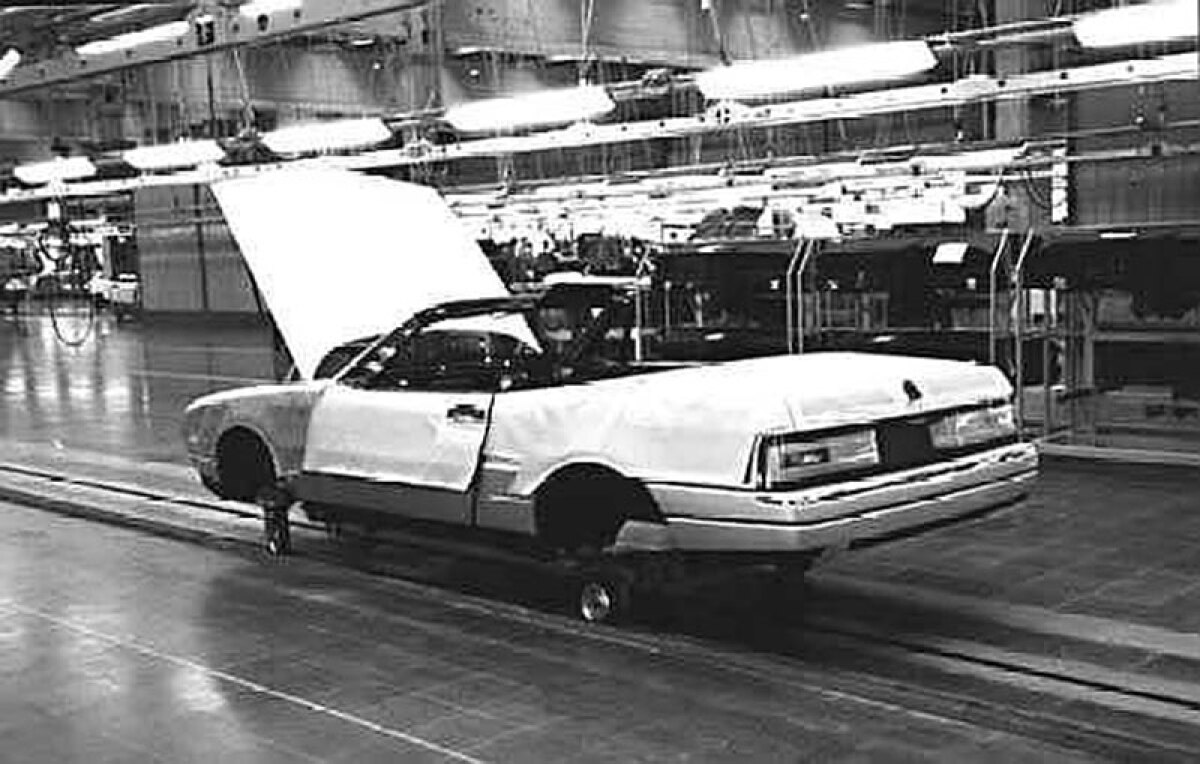 Cadillac Allanté - história