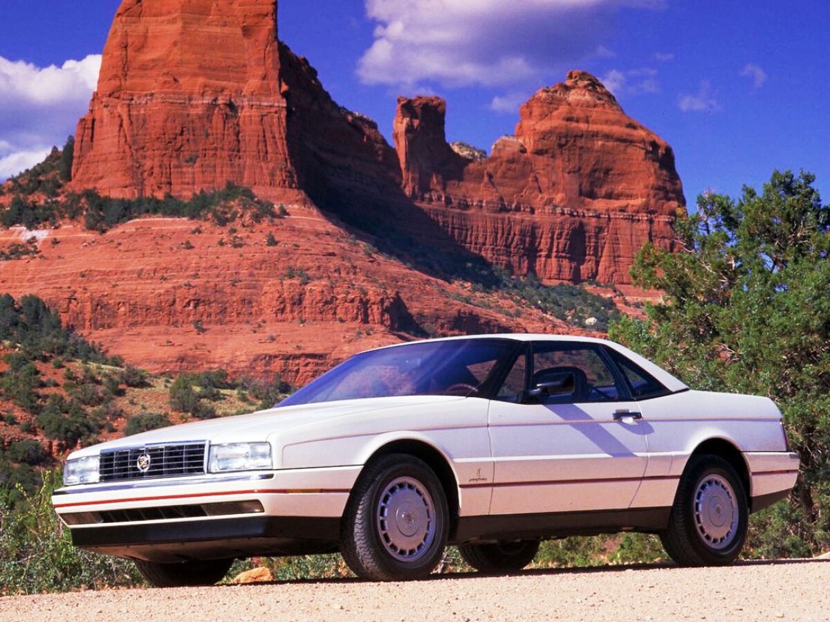 Cadillac Allanté - história