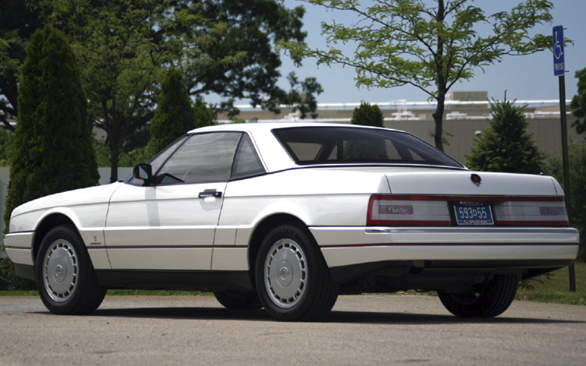 Cadillac Allanté - história
