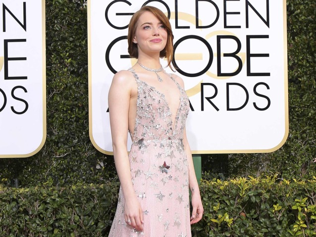 Ocenená Emma Stone si obliekla nádherný model Valentino.