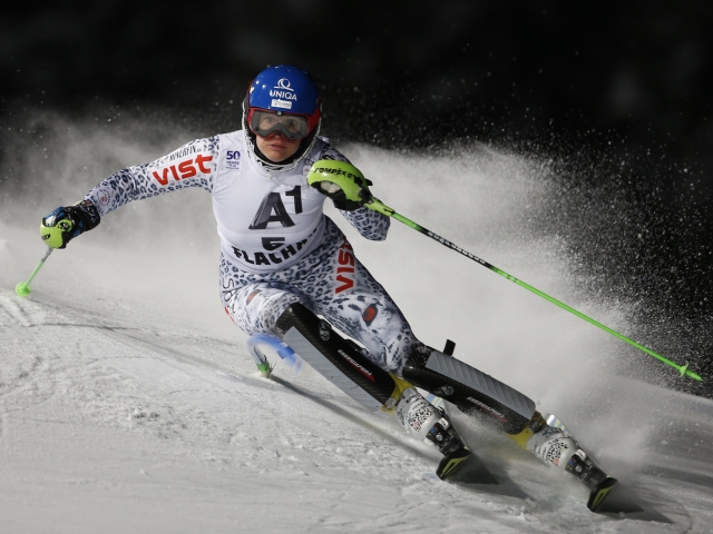 veronika velez-zuzulová, flachau