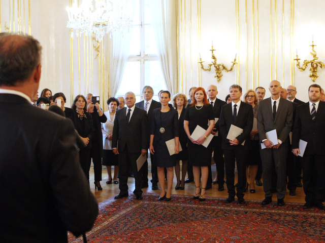 Menovanie profesorov, Kiska, prezidentský palác