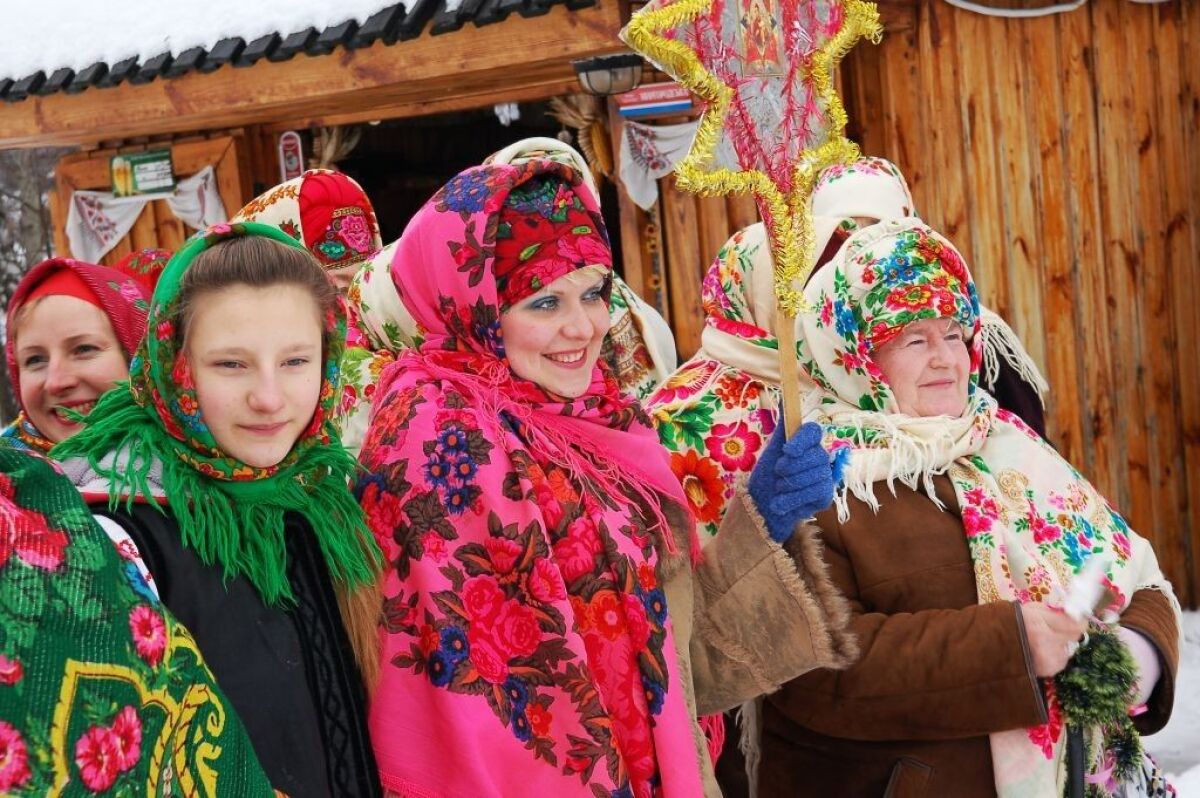 kroje, Rusko, Ukrajina, ženy, Ukrajiny, folklór, Rusíni, šatky, ľudová kultúra,