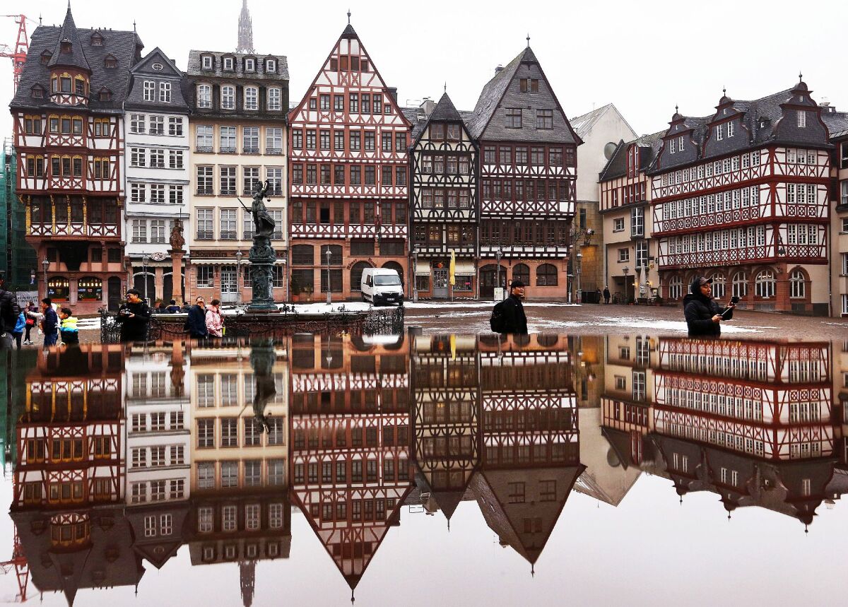 Nemecko, námestie Roemerberg, Frankfurt, domy, drevená domy,