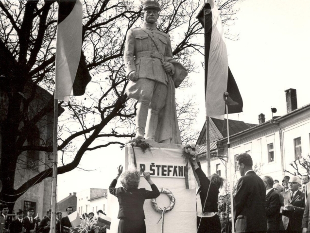 štefánik, socha, spišská belá
