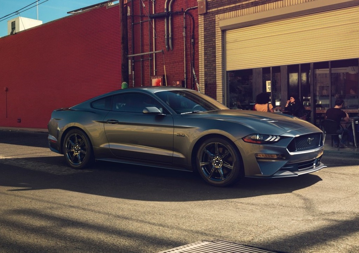 Ford-Mustang GT-2018-1024-01