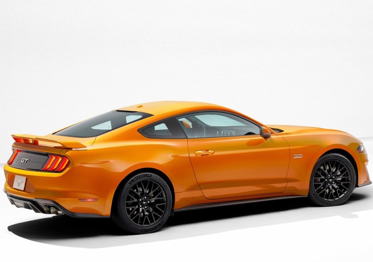 Ford-Mustang GT-2018-1024-0a