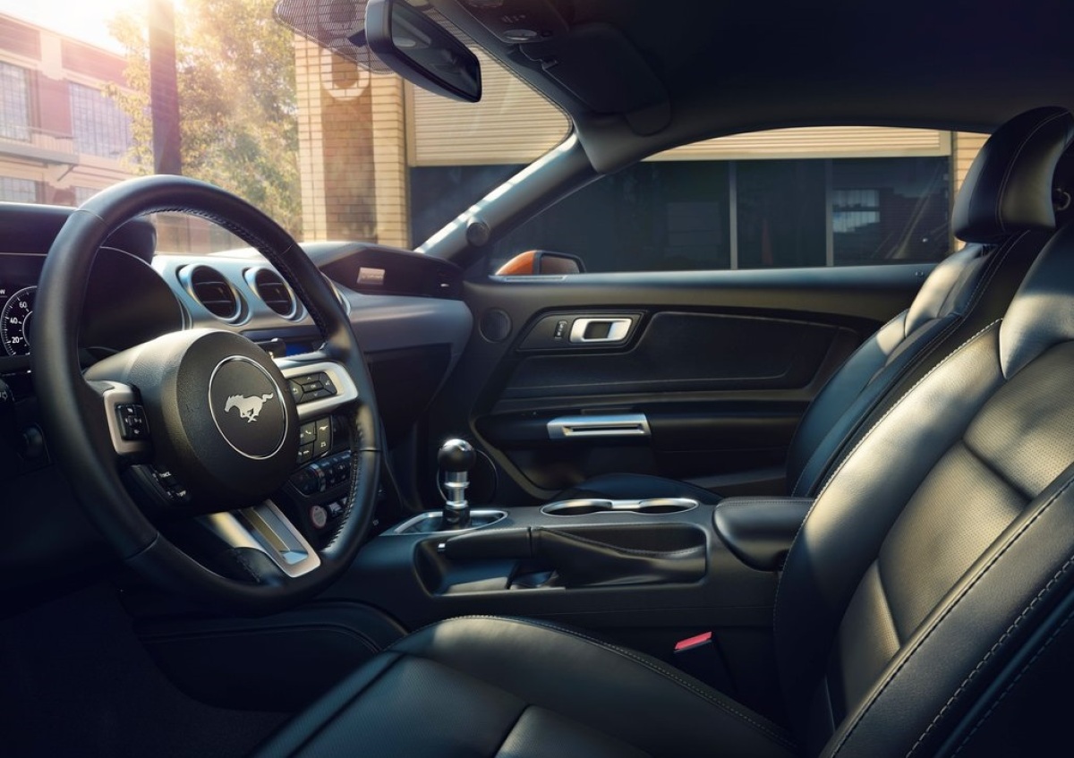 Ford-Mustang GT-2018-1024-0e