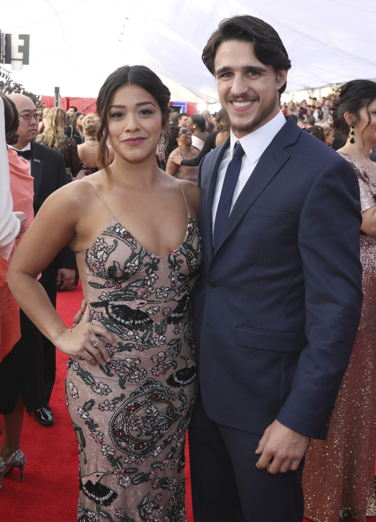 Herečka Gina Rodriguez a jej partner Joe LoCicero prišli spoločne. 