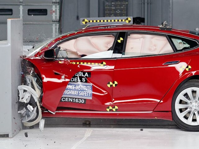 IIHS - crashtest 2017 Tesla Model S