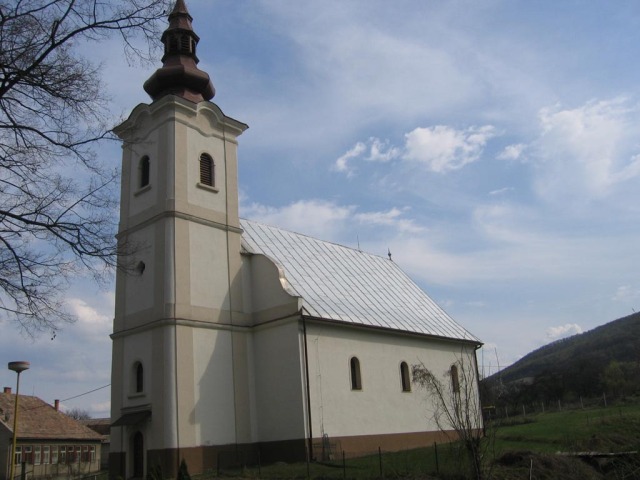 Málinec, kostol, veža, obloha, cirkev, dedina