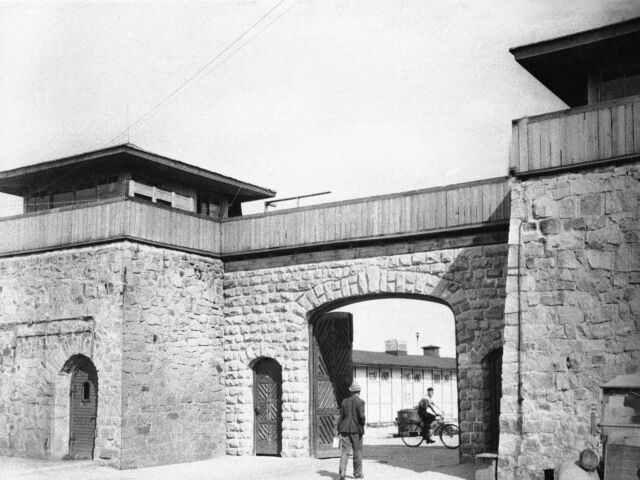 Koncentračný tábor, vstup