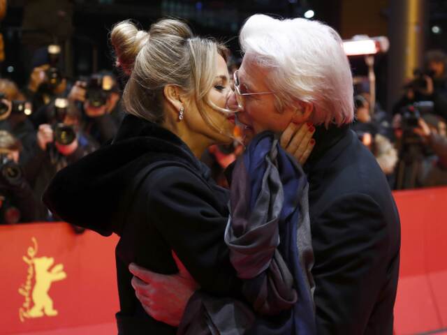 Herec Richard Gere a jeho priateľka Alejandra Silva.