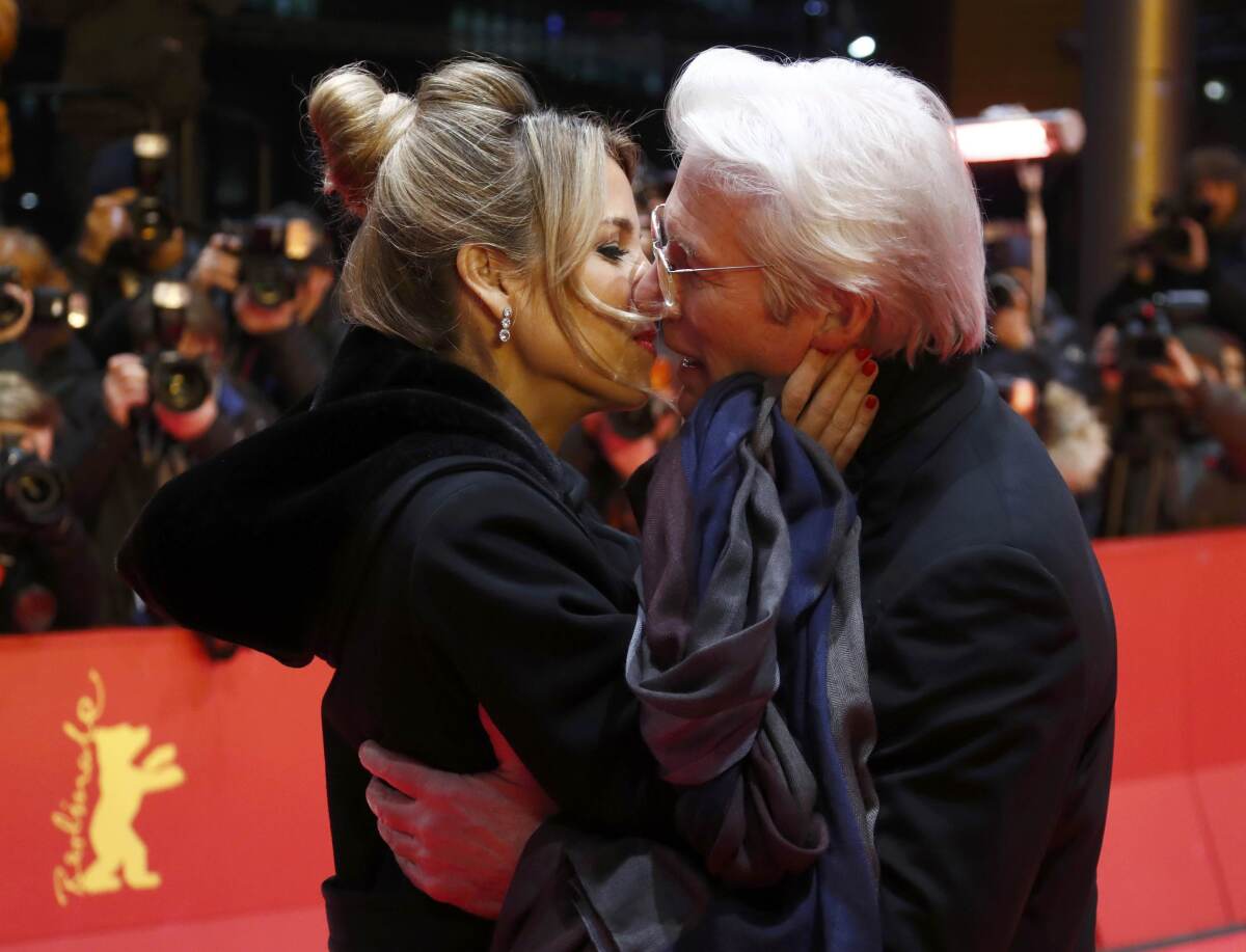 Herec Richard Gere a jeho priateľka Alejandra Silva.
