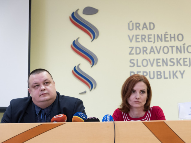 tlačová beseda, Ján Mikas, Andrea Kološová