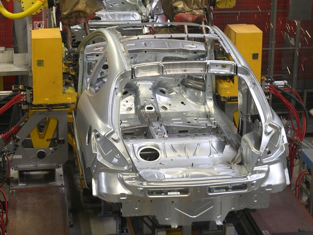 automobilka, fabrika, výroba