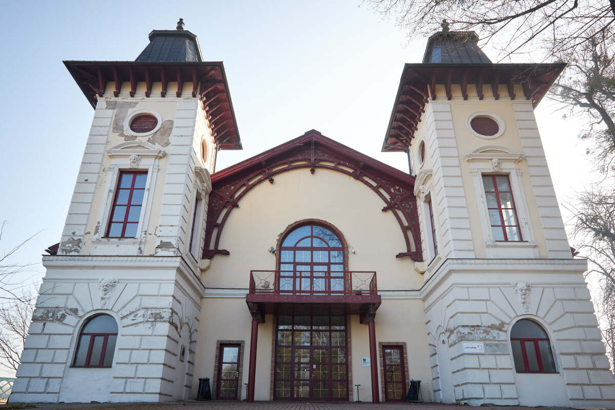 BRATISLAVA: Divadlo Aréna
