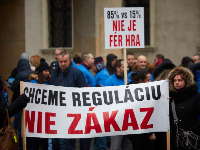 PROTEST: Proti zakázu hazardu v Bratislave