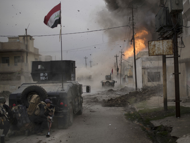 Irak, Mosul, boj, boje, vojaci, výbuch