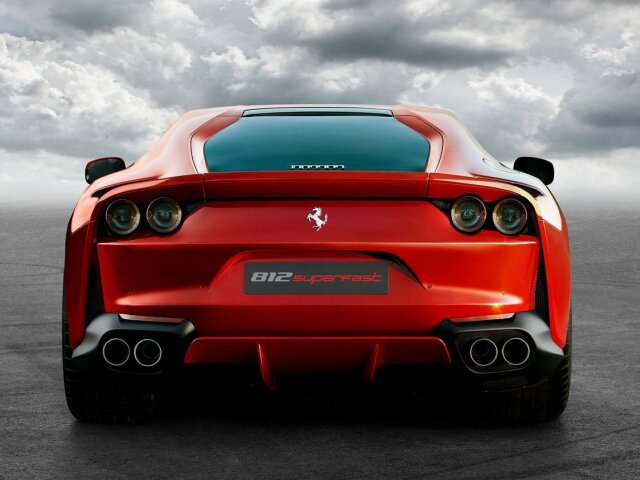 Ferrari 812 Superfast- 2017