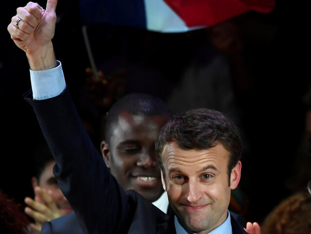 Emmanuel Macron, francúzska zástava