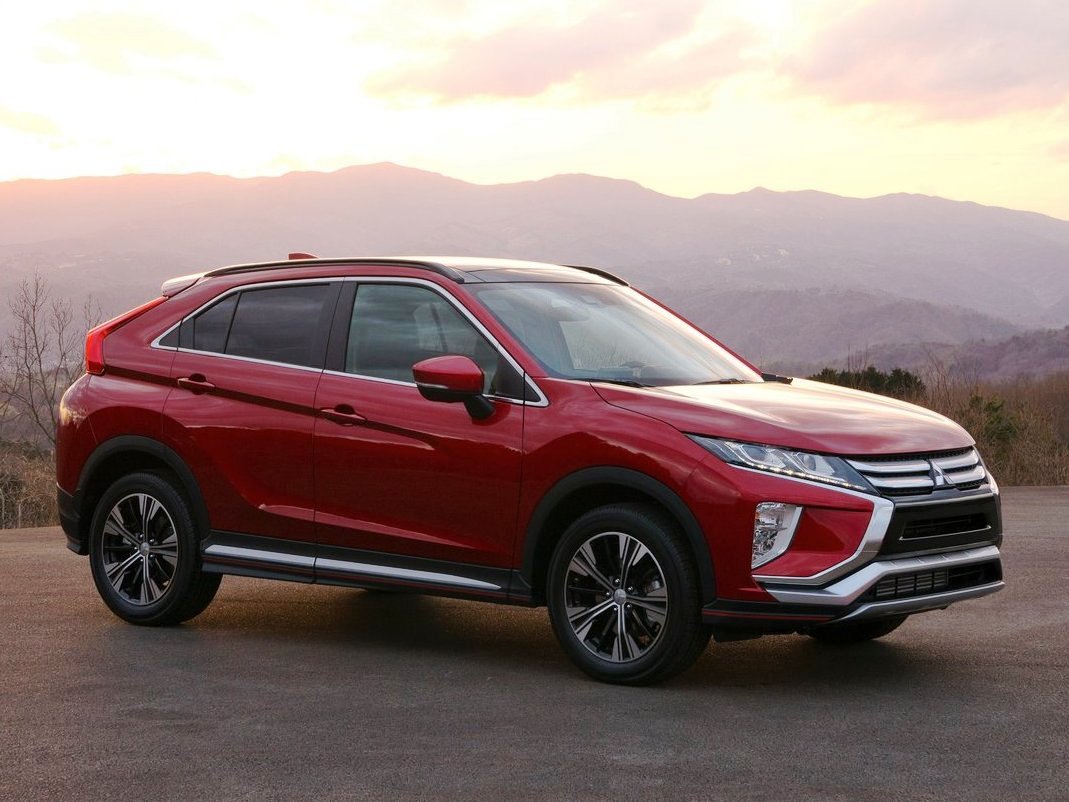 Mitsubishi Eclipse Cross si zakladá na dynamickom štýle. A to nielen prednou maskou Dynamic Schield. Jeho silueta má pripomínať kupé.