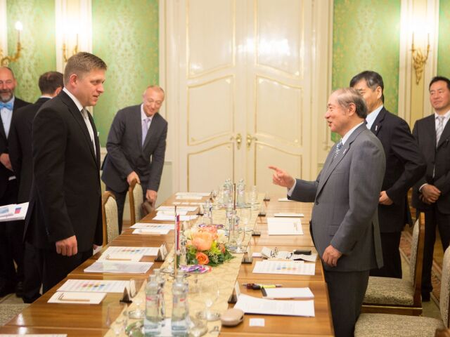 urad vlady, fico, Keidanren Yorihika Kojimu, Katsuhika Yanagawu