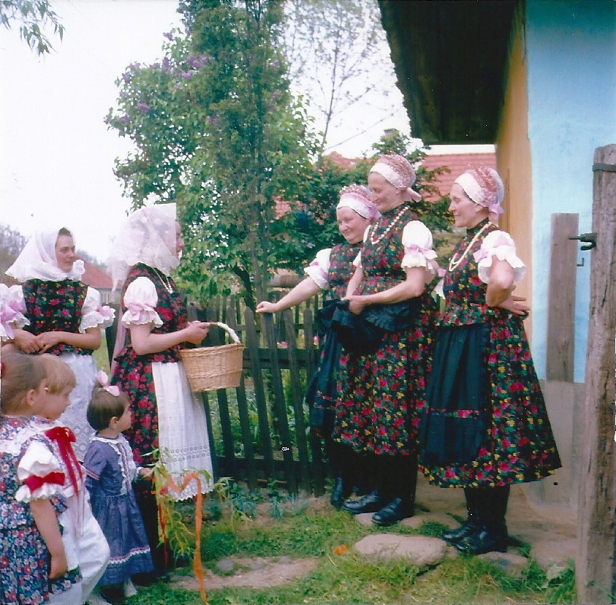 kroje, tradície, dedina,