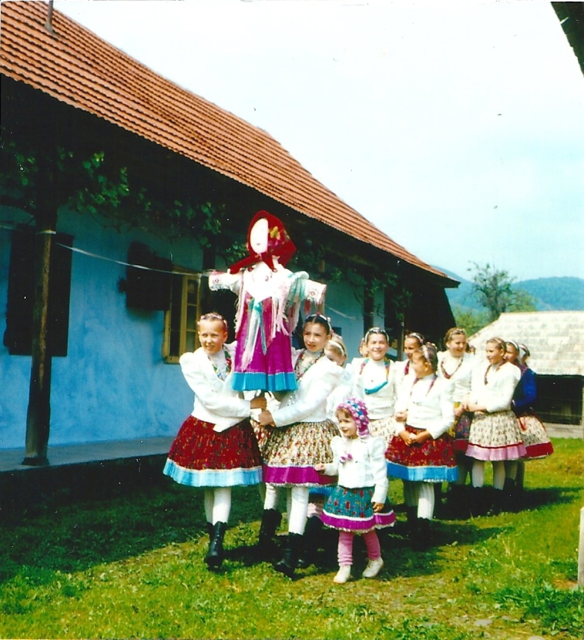 vynášanie Moreny, Horné Plachtince