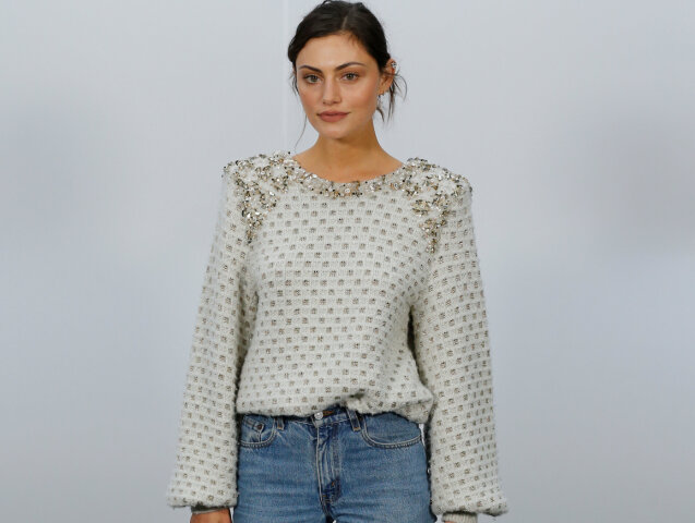 nohavice - hviezdy - móda - Phoebe Tonkin