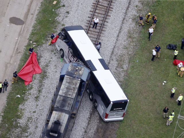 vlak, autobus, zrážka, nehoda