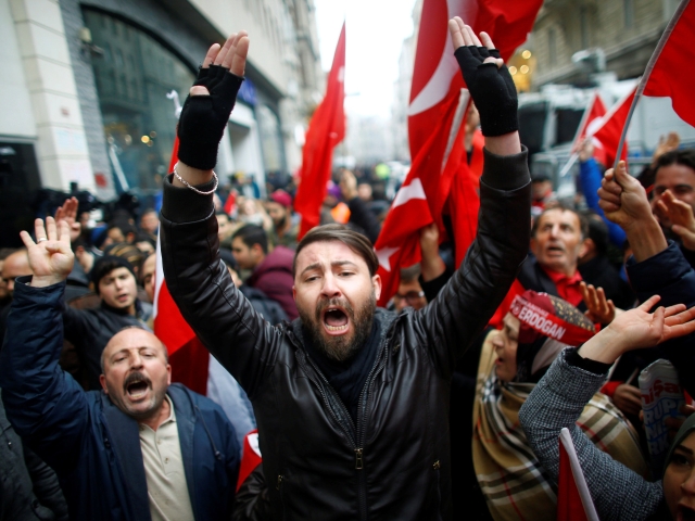 turecko, holandsko, protest