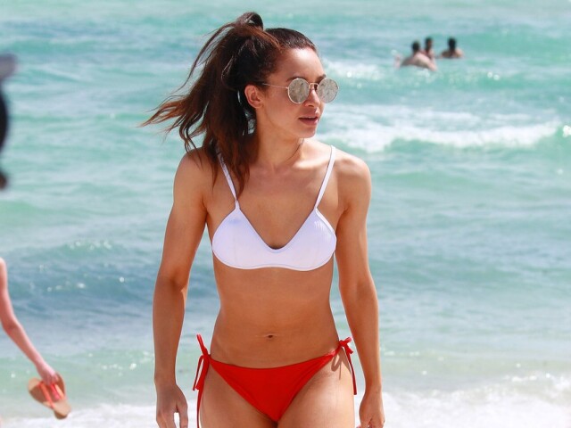 Modelka a tanečnica Danielle Peazer na záberoch z Miami. 