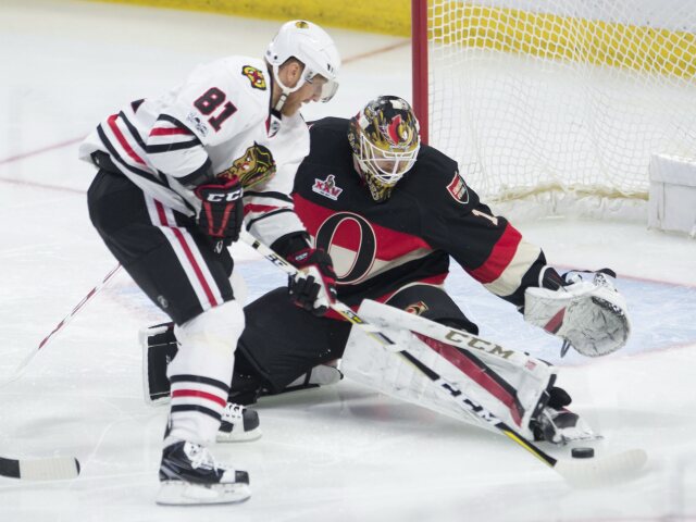Marián Hossa, Mike Condon