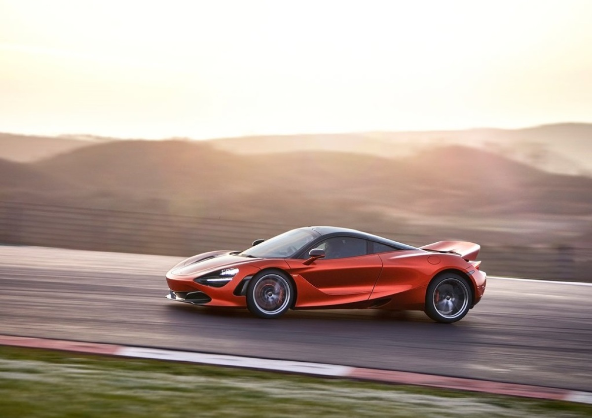 Mc Laren-720S-2018-1024-02