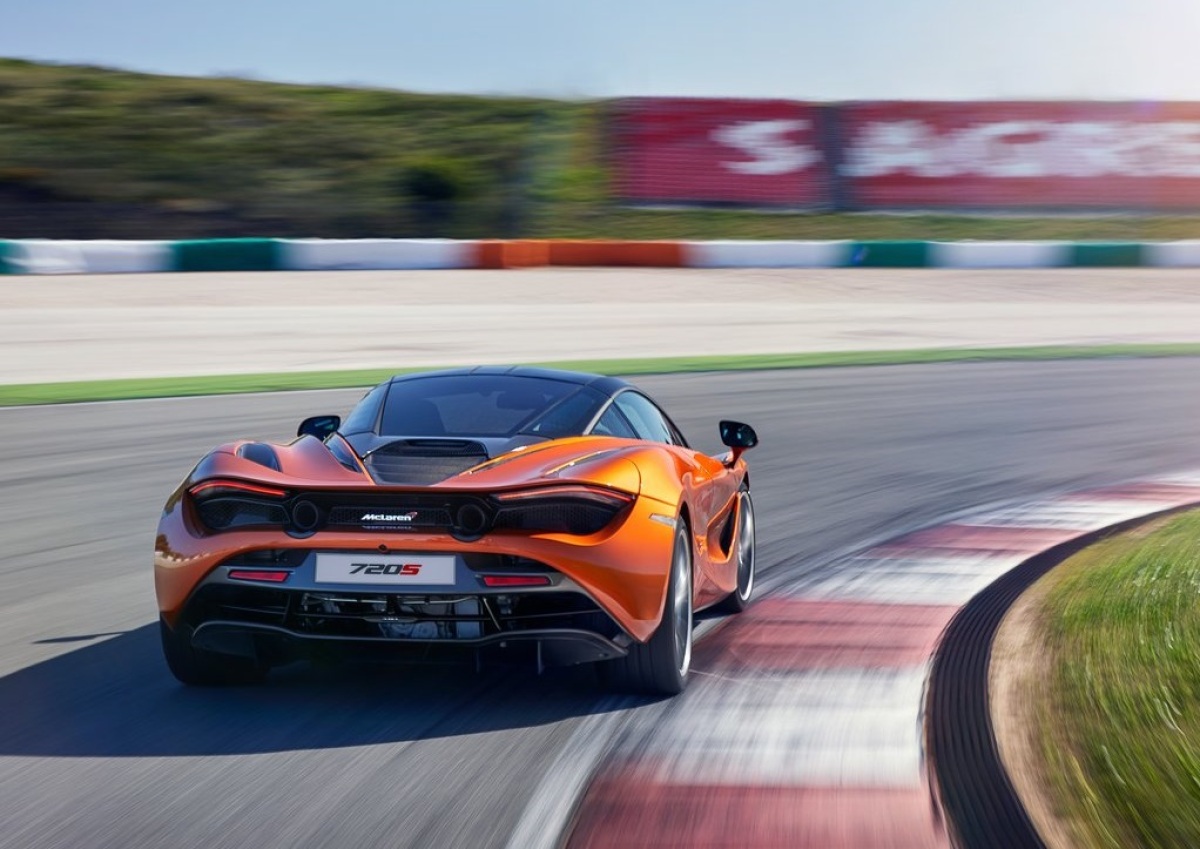 Mc Laren-720S-2018-1024-05